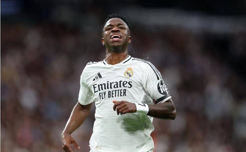 95分钟绝杀！维尼修斯失点，皇马1-2瓦伦西亚，西甲冠军渐行渐远